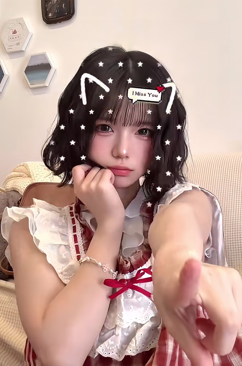 ice_tabetai0920's tweet photo. しごおわ帰宅
インスタとTiktok開いたらもう可愛いあいす🍨がお出迎えしてて死んだ🥹💕
Tiktokで好きな顔のとこスクショ🤤 https://t.co/VV6OrYLqDi