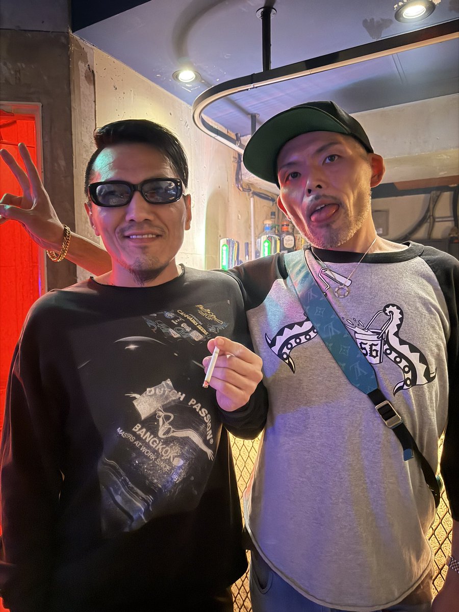 shakexnuggets's tweet photo. なぜか集客どうのこうののツイートが回ってますが、ステージから見た時沢山のお客さんが来てたし、こんなやばいメンツがお祝いしにエミシくんのために集まったんやからそれが全てです！最高に楽しかった！ @rkemishi くんお疲れしたっ！ https://t.co/faSYZaJefB