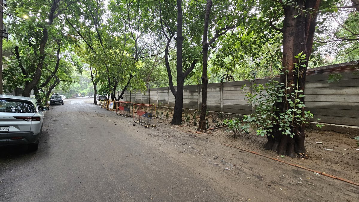 Apollyon7's tweet photo. Huge thanks to Ward 22 Councilor Vikas Yadav ji&amp; @MunCorpGurugram.Flood issues that plagued our lane till last year are resolved thanks to 24/7 support during rains &amp; constructing a sump pit to evacuate water into the main drain. Great work! 🙌 #Gurugram #Ward22
@vikas_chakarpur https://t.co/uiUOpBk8VG