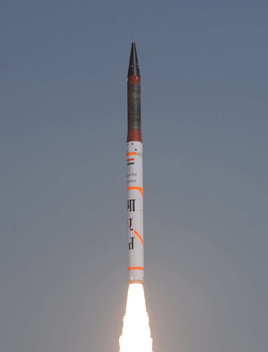 ShivAroor's tweet photo. 🚨 4,000 km range Agni-IV test fired by India’s nuclear command today. https://t.co/3ChE3jju46
