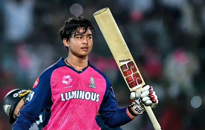 wordofshekhawat's tweet photo. 🚨Big breaking: MRF is set to sign Vaibhav Sooryavanshi for bat sponsorship worth 15 cr annually !!

Btw Indian captain Shubman gill gets 3 cr annually from MRF 

There are some levels to this game https://t.co/7woyhhGB8S