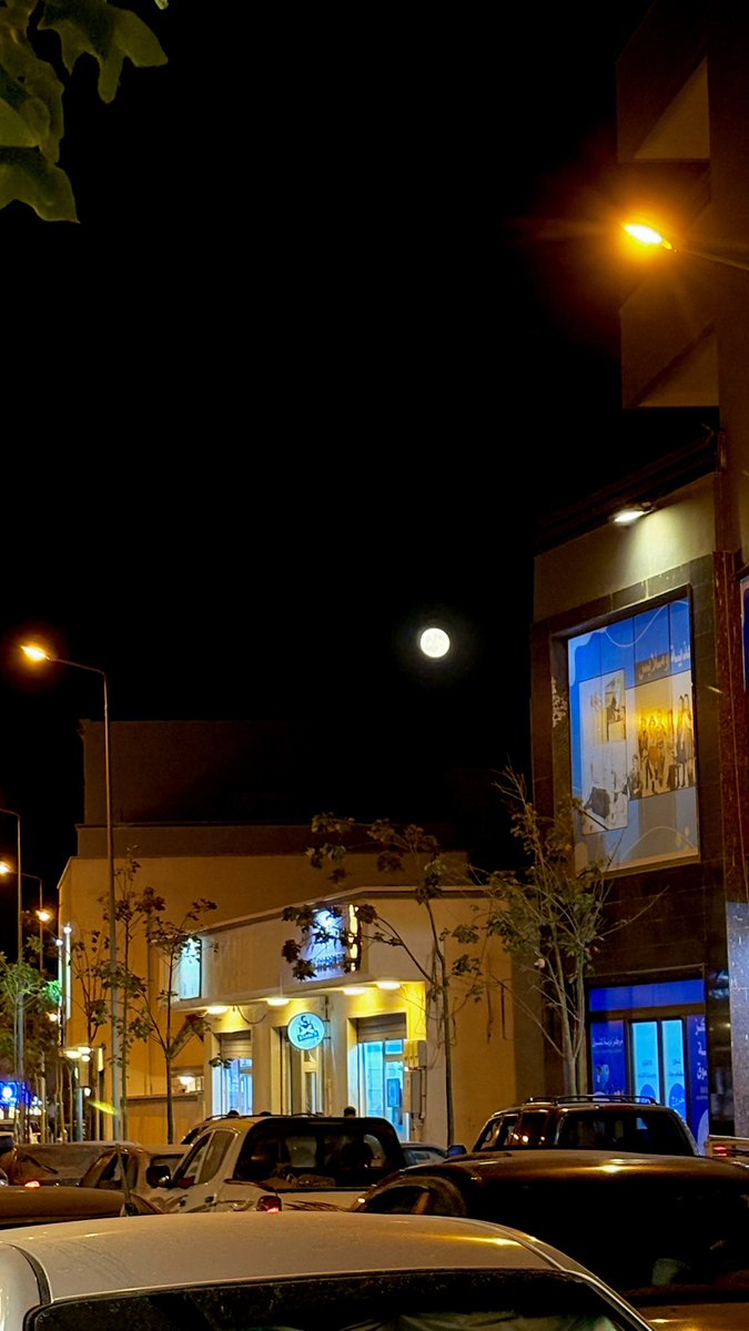 MoElmajry's tweet photo. The moon 🌑 https://t.co/W2Vxsh77bd