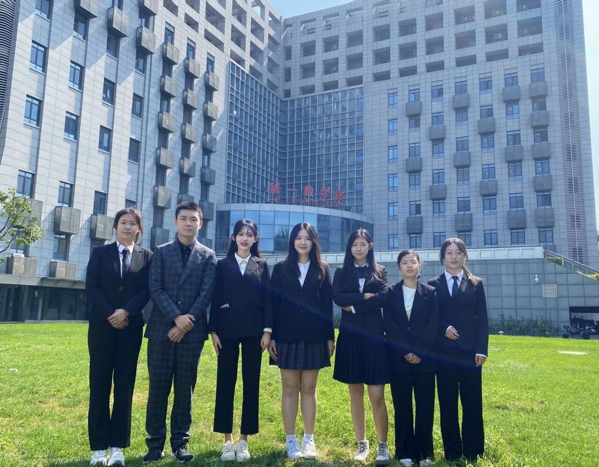 ywanzzeon's tweet photo. kaiyi was really booked and busy 😭 host champion, recitation champion, student union department head, volunteer... she really did it all. 😭
#HeartSignalS9 https://t.co/w3p7U02hK6