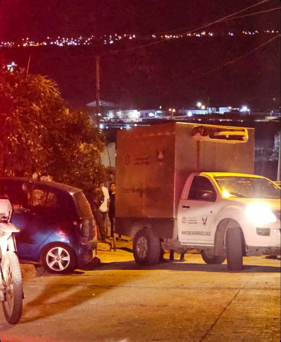 MaciasMirly's tweet photo. 📍 #Manta | Un hombre fue asesinado dentro de su vivienda, en el barrio Santa Martha. La víctima fue identificada como Eleodoro Cevallos, de 55 años. Con este caso, el distrito #Manta, #Montecristi y #Jaramijó acumula 309 muertes violentas en 2026. https://t.co/BEdZK6jLaA