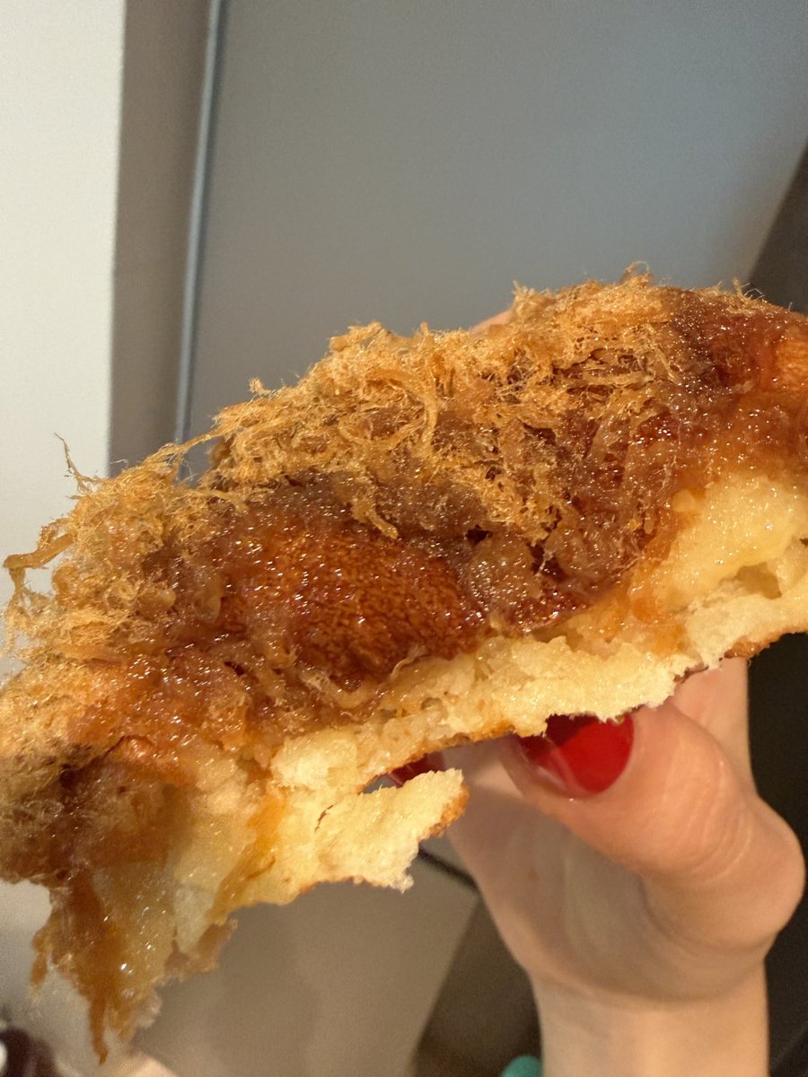 Sajibkumarray1's tweet photo. I didn't have high expectations for the pork floss bread I bought, but this one really surprised me! https://t.co/wAEwfDK9Yc