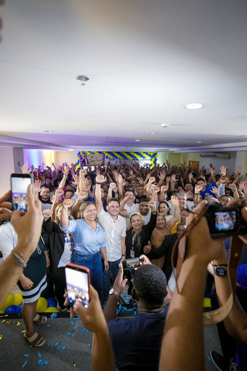 PSDBoficial's tweet photo. O Maranhão mostrou a força e o crescimento da Federação PSDB/Cidadania! 

Em uma grande convenção estadual, que reuniu lideranças de mais de 100 municípios maranhenses, a Federação homologou sua chapa para as eleições de 2026, com 18 candidaturas à Câmara dos Deputados, e confirmou Juscelino Filho como candidato à reeleição.

O encontro também consolidou a participação do PSDB na chapa ao Senado, com Fernando Fialho como primeiro suplente de André Fufuca, além de marcar a filiação de novos prefeitos ao partido, fortalecendo a presença tucana nos municípios maranhenses.

Foram filiados ao PSDB os prefeitos Luís Fernando (Humberto de Campos), Walter Azevedo (Sucupira do Riachão), Raimundinho da Audiolar (Presidente Dutra), Nonatinho (Matões), Adriano Freitas (São Vicente Ferrer), Jailson Fausto (Lima Campos) e Bira (Graça Aranha).

Liderada pelo presidente estadual do PSDB, Juscelino Filho, a convenção reuniu união, mobilização e novas lideranças em torno de um projeto que segue ampliando sua presença no Maranhão.

#PSDB #Maranhão #FederaçãoPSDBCidadania #Política
