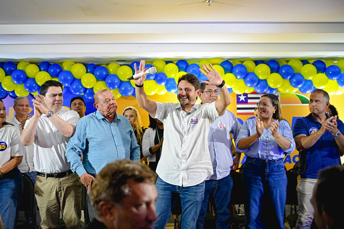 PSDBoficial's tweet photo. O Maranhão mostrou a força e o crescimento da Federação PSDB/Cidadania! 

Em uma grande convenção estadual, que reuniu lideranças de mais de 100 municípios maranhenses, a Federação homologou sua chapa para as eleições de 2026, com 18 candidaturas à Câmara dos Deputados, e confirmou Juscelino Filho como candidato à reeleição.

O encontro também consolidou a participação do PSDB na chapa ao Senado, com Fernando Fialho como primeiro suplente de André Fufuca, além de marcar a filiação de novos prefeitos ao partido, fortalecendo a presença tucana nos municípios maranhenses.

Foram filiados ao PSDB os prefeitos Luís Fernando (Humberto de Campos), Walter Azevedo (Sucupira do Riachão), Raimundinho da Audiolar (Presidente Dutra), Nonatinho (Matões), Adriano Freitas (São Vicente Ferrer), Jailson Fausto (Lima Campos) e Bira (Graça Aranha).

Liderada pelo presidente estadual do PSDB, Juscelino Filho, a convenção reuniu união, mobilização e novas lideranças em torno de um projeto que segue ampliando sua presença no Maranhão.

#PSDB #Maranhão #FederaçãoPSDBCidadania #Política