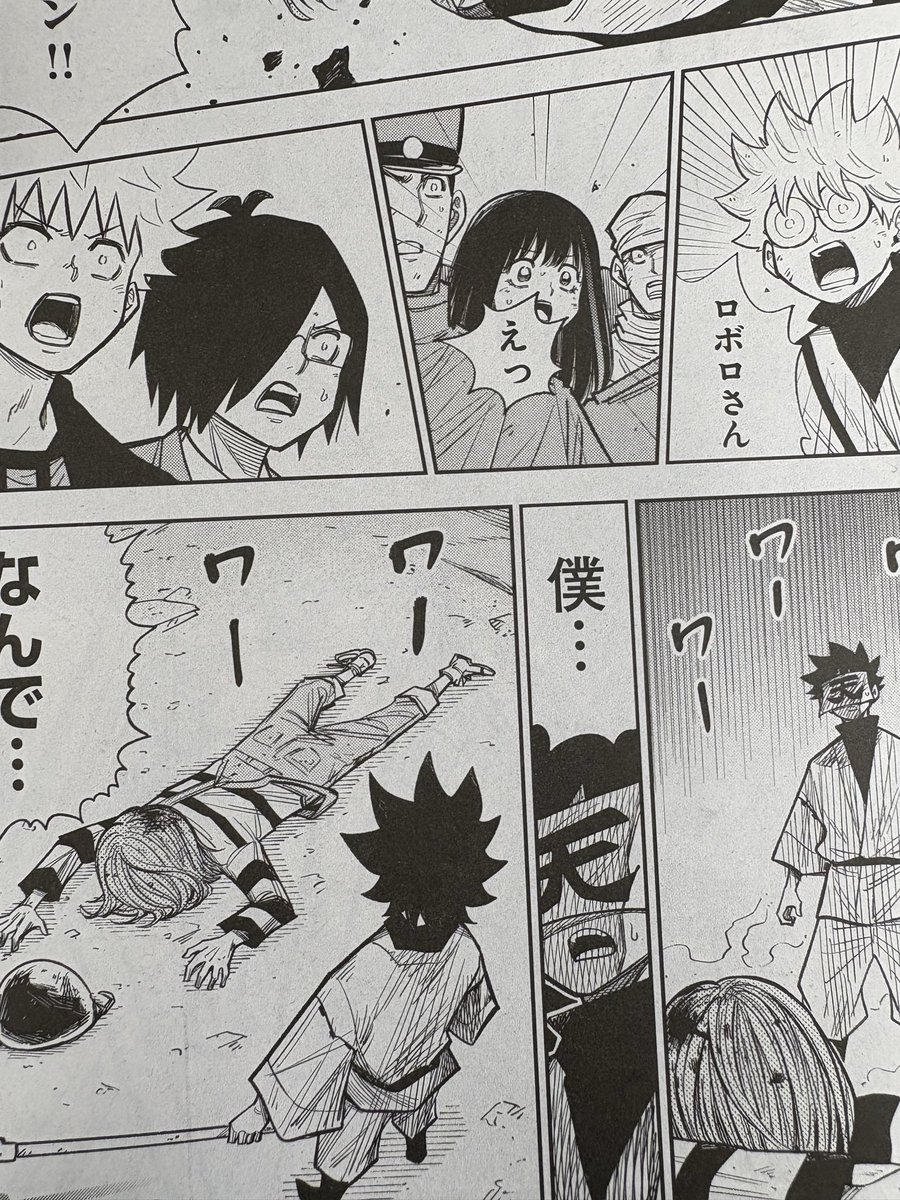 hahaha310y's tweet photo. 今月のフラッパー、『異世界の主役は我々だ！』105話載ってます！
ロボロが、、！！ https://t.co/vApeZhNsJu