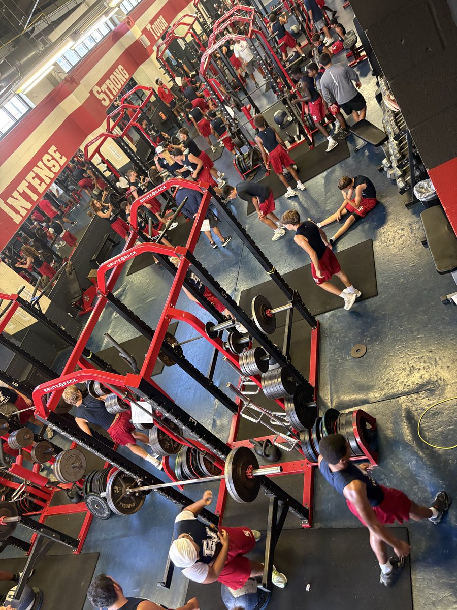 EastviewHFC's tweet photo. Freshman Practice #4. Back Squat Thursday after practice. 69 kids make the largest 9th grade class in school history. 21 coaches. Middle School staff is bought in and aligned.  Kids are on time and working their tails off.  The tide is turning at East View.  Do Hard Things! https://t.co/zSgblDxXvC