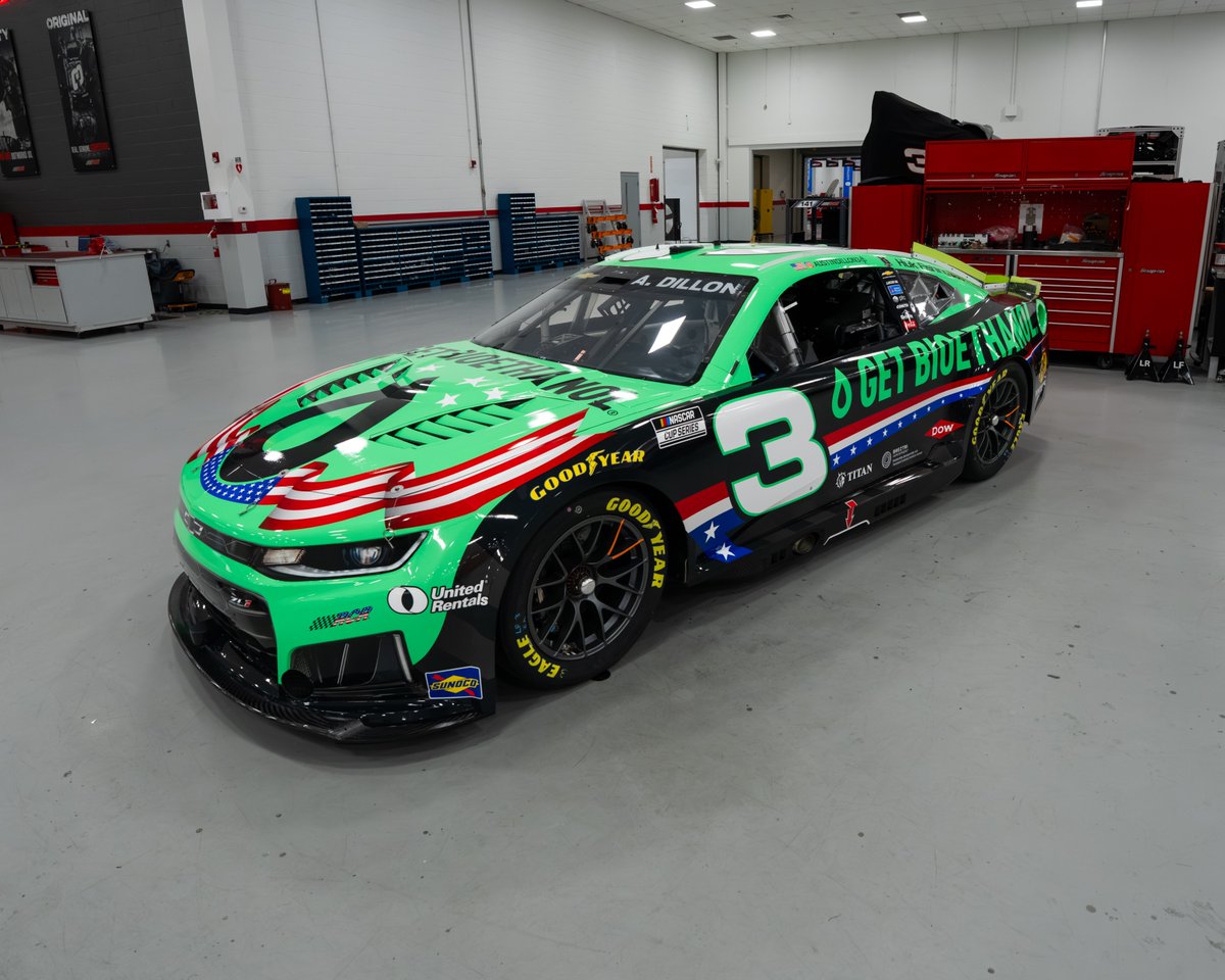 RCRracing's tweet photo. @GetBioethanol  is ready to roll into Iowa. 🌽🏁

@austindillon3 https://t.co/5E1QlBEZo6