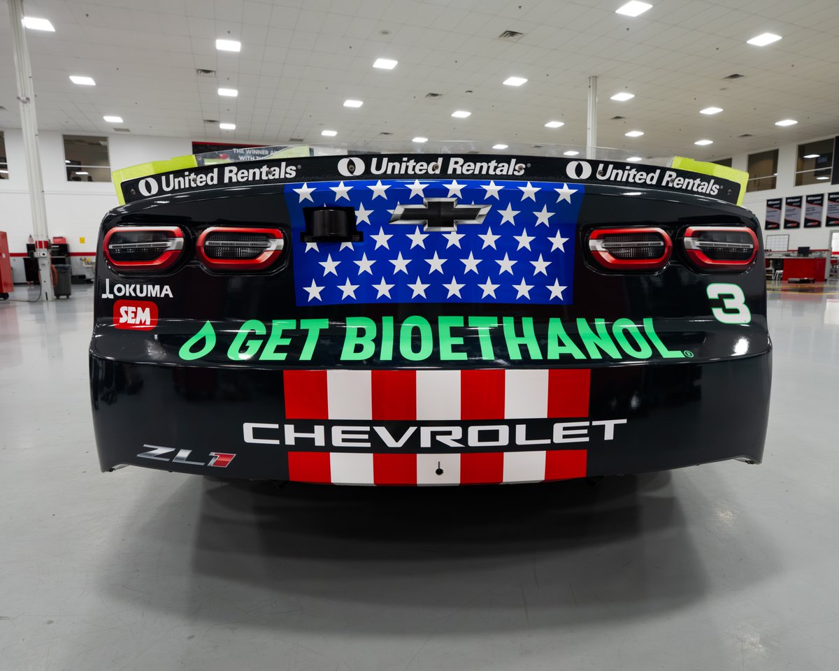RCRracing's tweet photo. @GetBioethanol  is ready to roll into Iowa. 🌽🏁

@austindillon3 https://t.co/5E1QlBEZo6