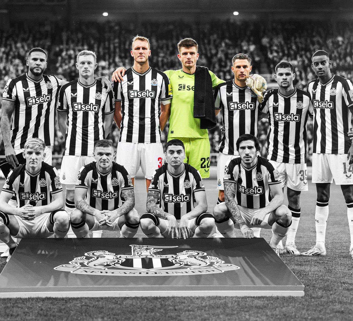 footballontnt's tweet photo. Only 3 Newcastle players remain from the side that beat PSG 4-1 in the Champions League in the 2023/24 season 👀 https://t.co/Hd7E3Nt4V1
