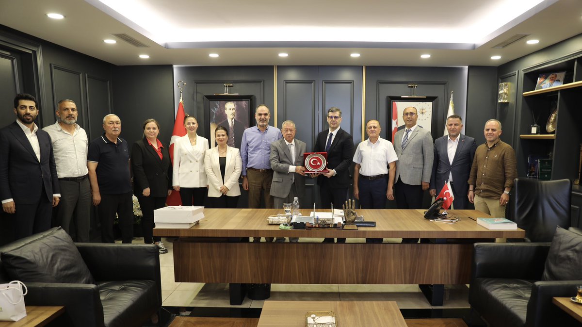 akpartiadanail's tweet photo. TÜRK-İŞ 4. Bölge Başkanı Sn. Edip Gülnar ile TÜRK-İŞ’e bağlı sendikaların Adana Şube Başkanları ve Genel Sekreterlerine ziyaretleri için teşekkür ediyoruz.

@omerrcelik @abuyukgumus @yahyacelik_ @ozmehmetemin @avmustafaozkan
@KaramikSunay
@abdullahdogru01 @farukaytek https://t.co/Z6RHFFPXJS