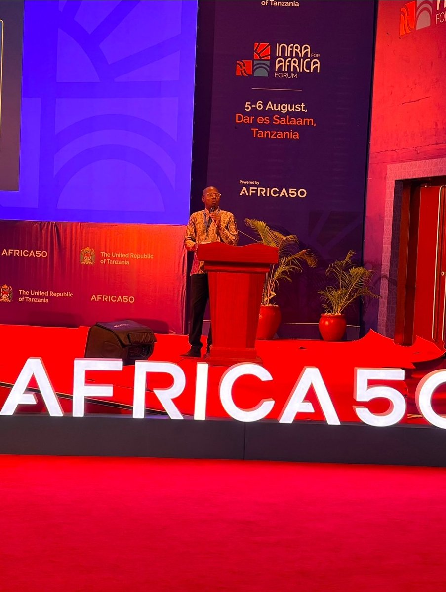 Goldkeys's tweet photo. Ongoing in Dar es Salaam, Tanzania: Infra for Africa Summit, powered by Africa50.

After President Kikwete's rousing keynote, Bright takes the stage to set the scene for the ministerial discussion on how tech Infrastructure can become an economic multiplier to boost jobs. https://t.co/Fqrcbb1mpf
