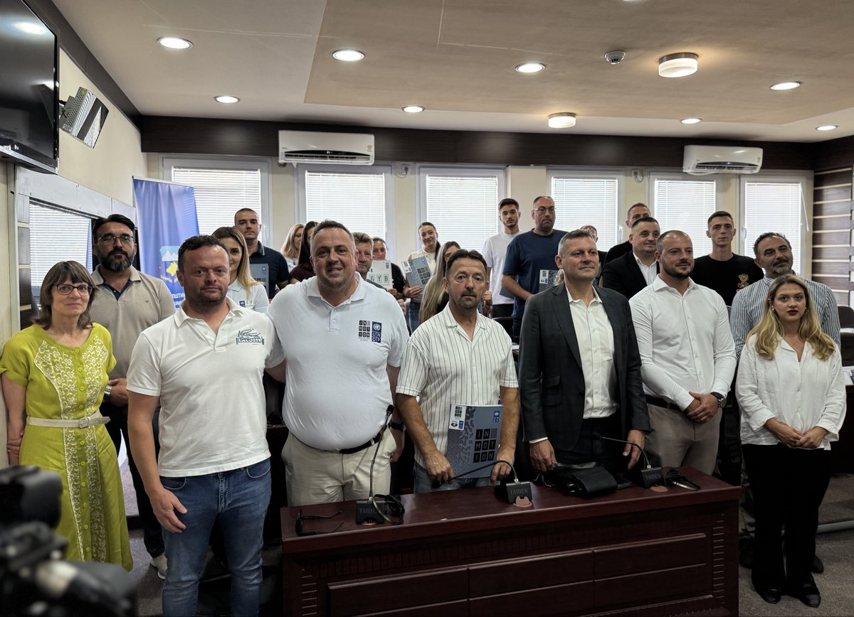 UNDP_Kosovo's tweet photo. 🚀 Together with the Municipality of Štrpce/Shtërpcë, we launched #InMotion and Growing with Your Business (GYB), supporting 14 local businesses with mentoring and expert support to grow and strengthen the local economy. #EconomicResilience https://t.co/RlfTyw6rw8