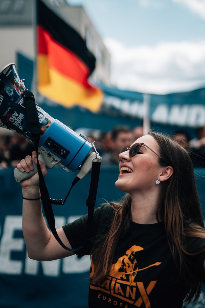 clichtenheld003's tweet photo. Jung, weiblich, rechts!? 🔥

Komm zur Generation Deutschland – für unser Land &amp; unsere Zukunft! 🇩🇪 https://t.co/k5cWTwuJIJ