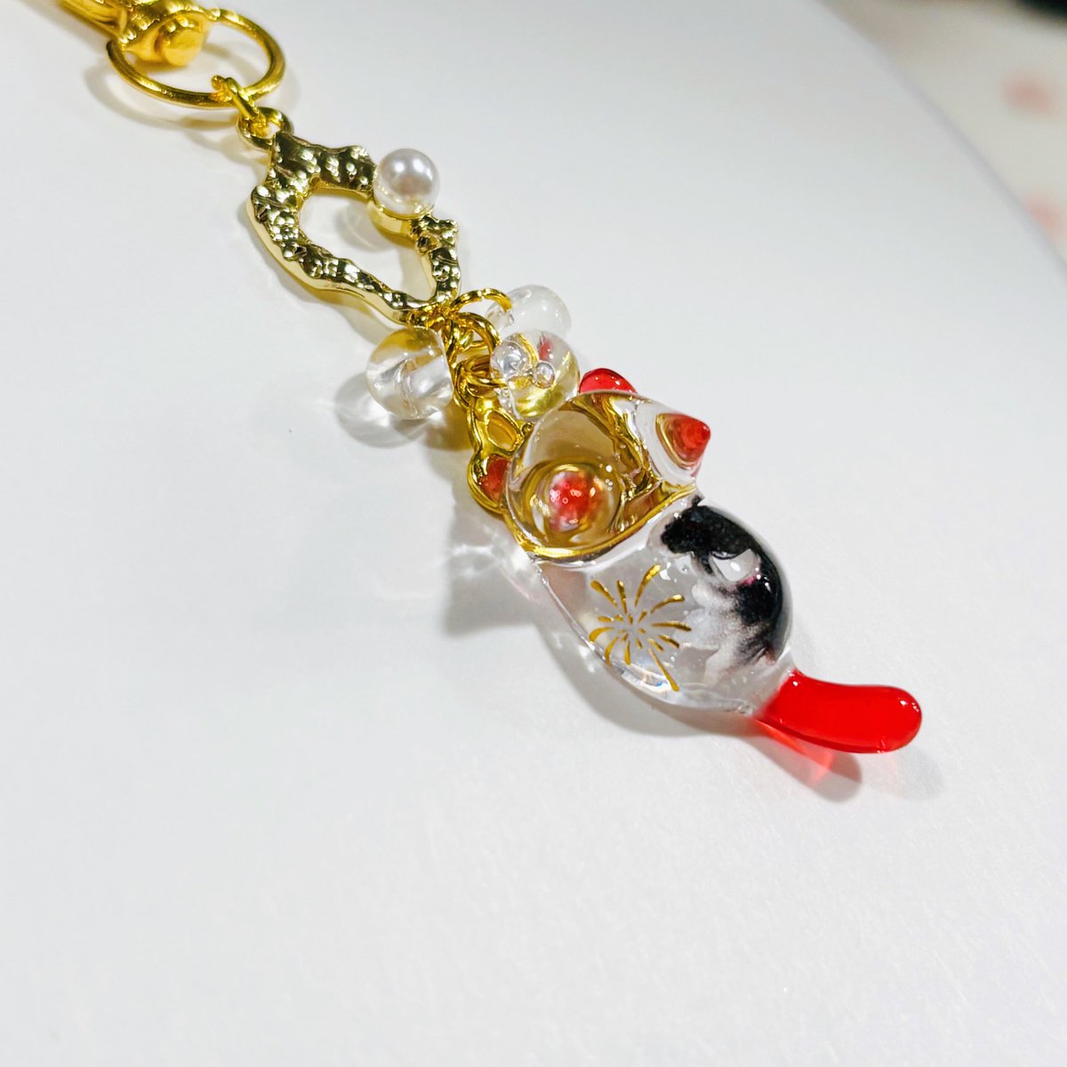 naaaton27's tweet photo. ✨プレゼント企画✨

あと１つ金魚×猫ちゃんキーホルダーがあったので、今回はこちらを抽選で1名様にプレゼント🎁❤️

フォロー＆リポストで応募完了です🥰

応募期間は8月9日(日)17時までです✨

当選した方は、届いた時にお迎えポストをお願いいたします🙏🏻´-♡ https://t.co/4jmW95l61k