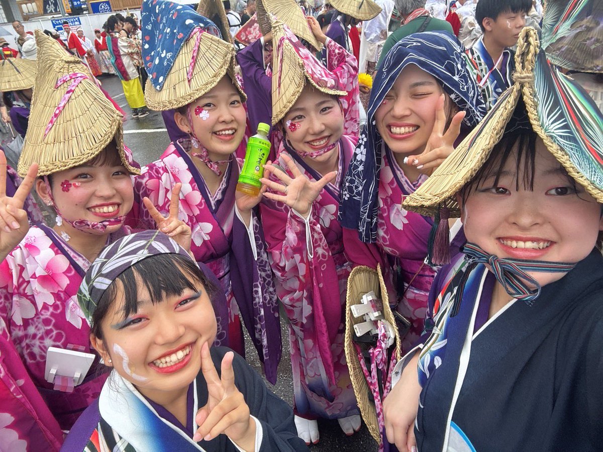 R2Zdj's tweet photo. ずっと頭の中高知すぎる🤦‍♀️🤦‍♀️
楽しみすぎて夢の中、高頻度で追手と帯の隊列に並んでる時の情景出てくる笑
今年もきっと泣く😇😇
絶対に晴れてくれよな！！！！！ https://t.co/4FccQAVYyA