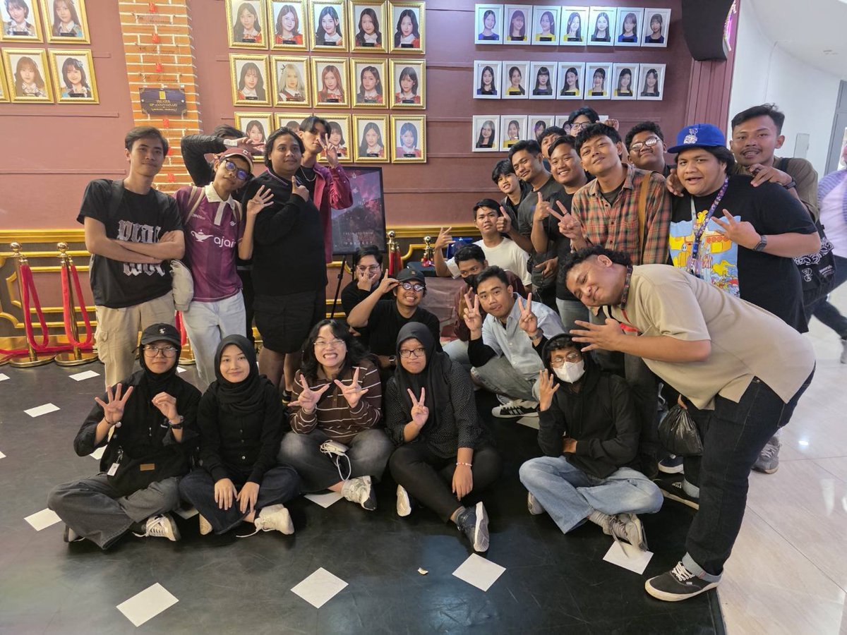 PancongKaramel's tweet photo. 100, 200, 300, 400.
Selamat atas 400shows-nya @Freya_JKT48 🫶
Ternyata hampir 6 tahun sejak milestone pertama ya? Semoga sehat selalu dan harapan untuk membawakan lebih banyak lagu lainnya tercapai di kemudian hari ya.
Gokil selalu projek²nya @FreyanationID 🫡
#ProjectSeraph400 https://t.co/MYmI3HCI1z