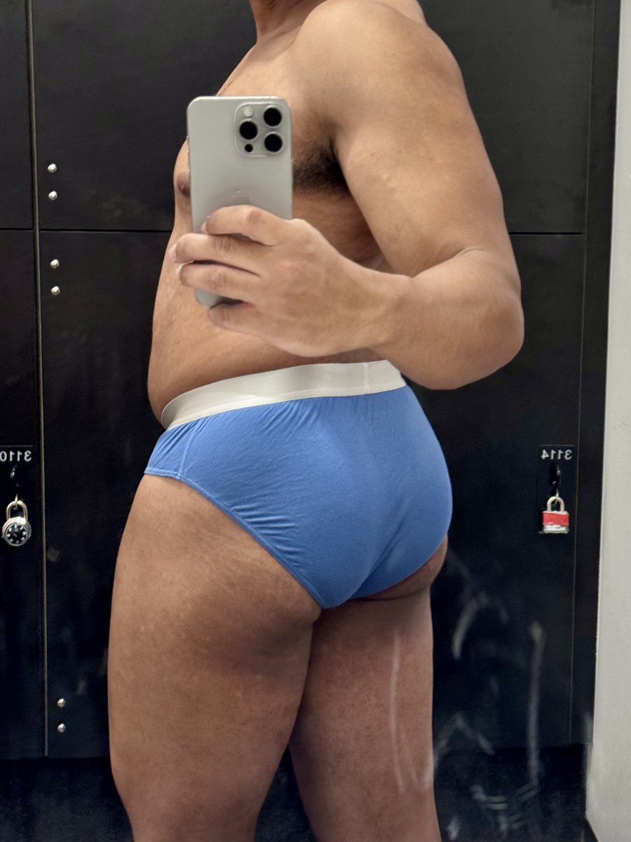 stuffxxx2's tweet photo. Locker Room Briefs &amp; Brieflines 😏 https://t.co/cejdvjCeSQ