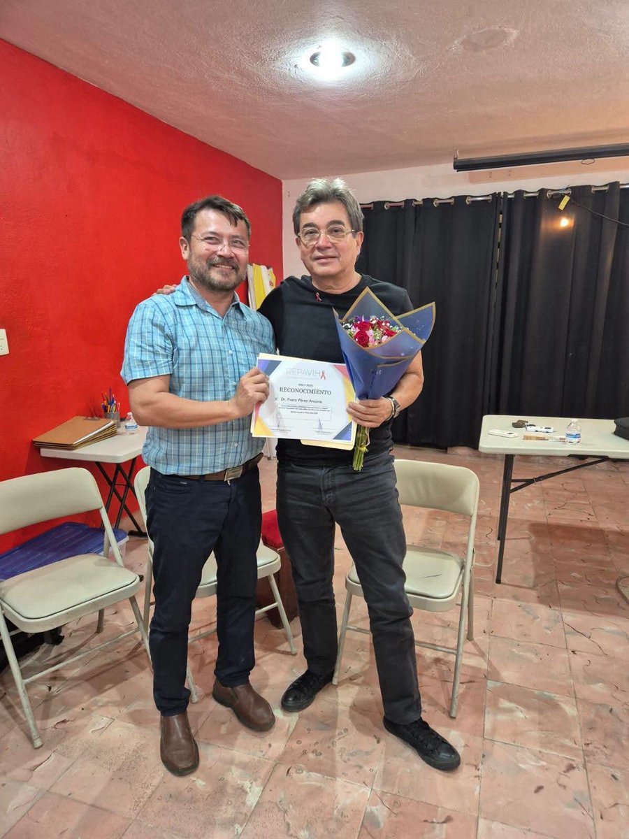 RepavihMID's tweet photo. "SALUD SEXUAL Y VIH"
Infectólogo Dr. Franz Pérez Ancona
En fin de semana tuvimos una actividad extraoordinaria que combinó la ciencia y humanidad a un público de personas que tenemos VIH, parejas serodiscordantes y familiares 
#centrocomunitario #salud #saludmenta #meridayucatan https://t.co/w8mHKpBtuw