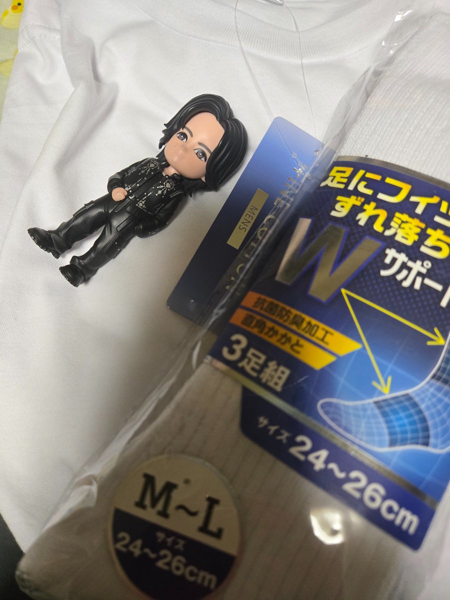 tian63530's tweet photo. ほんで⛩️の帰りに何となく初心に還りたくて白いタンクトップと白ソックス買ってきた(いつ使う) https://t.co/EXa2wY4dSm