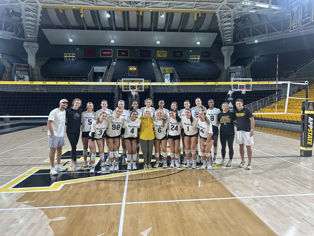 AppStateVB's tweet photo. Thank you First Serve Club member and program supporter, Irene Sawyer, for joining us at practice yesterday!
#OverTheTop https://t.co/bw6Qq4XKEp