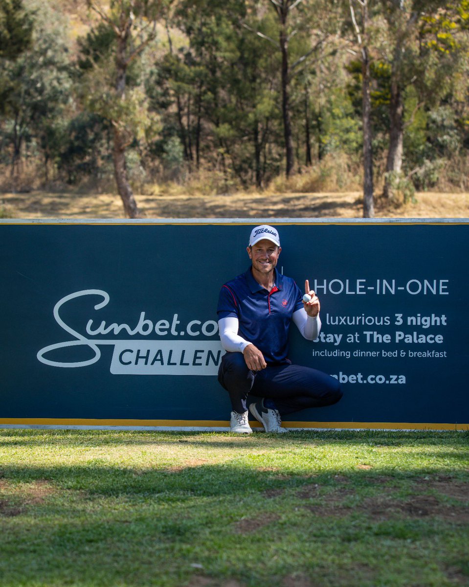 Sunshine_Tour's tweet photo. For his hole-in-one on 16 in round 2 of the Sunbet Challenge Hosted By Time Square Casino, Rhys Enoch wins a 3-night luxury stay at The Palace💪

#sunbetchallengetimesquare #sunbetchallenge #greatnessbeginshere https://t.co/VTWaaazoOC
