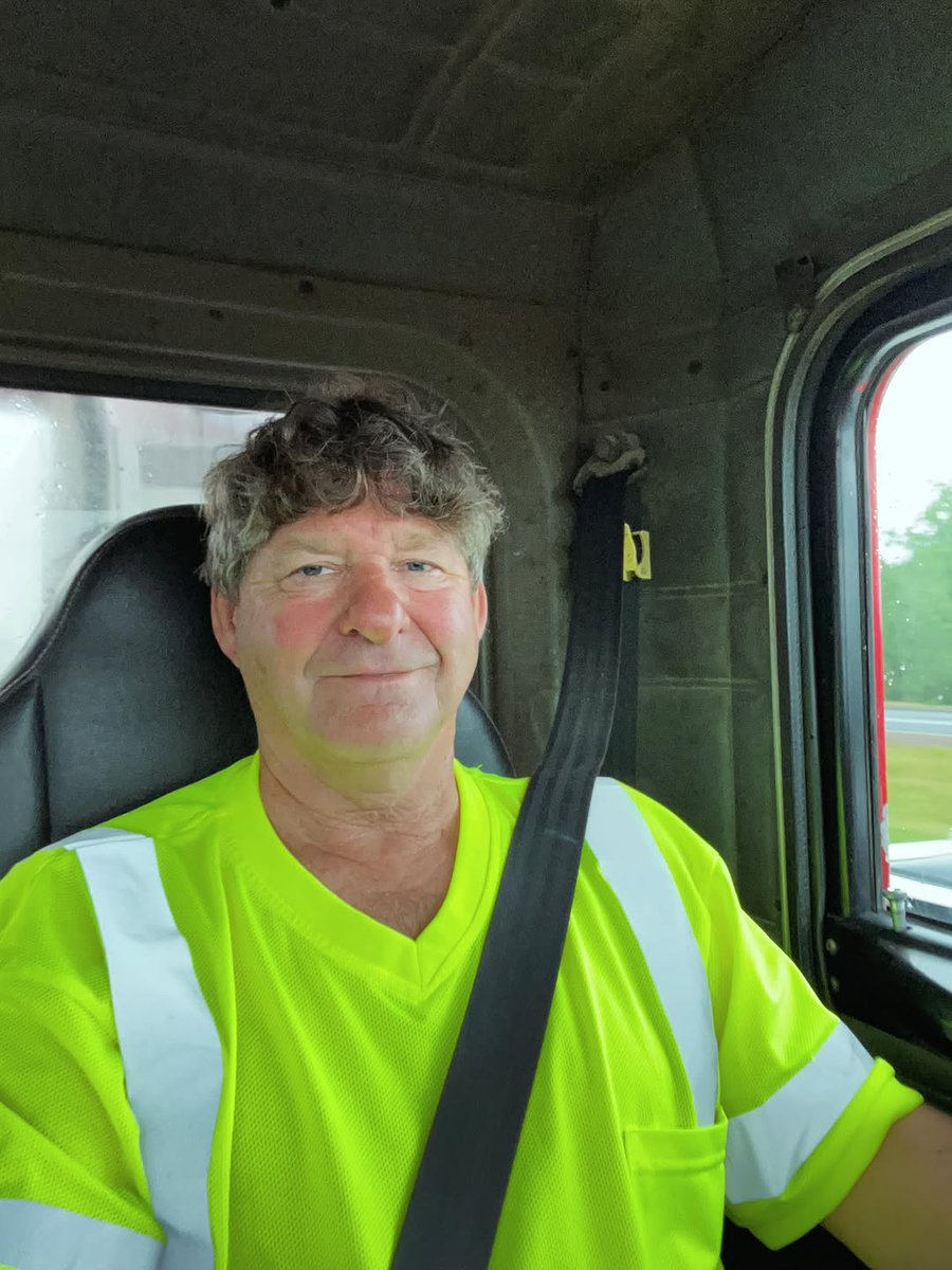 andyboto007's tweet photo. I'm a single truck driver
Can we be friends https://t.co/zqi561gWMQ