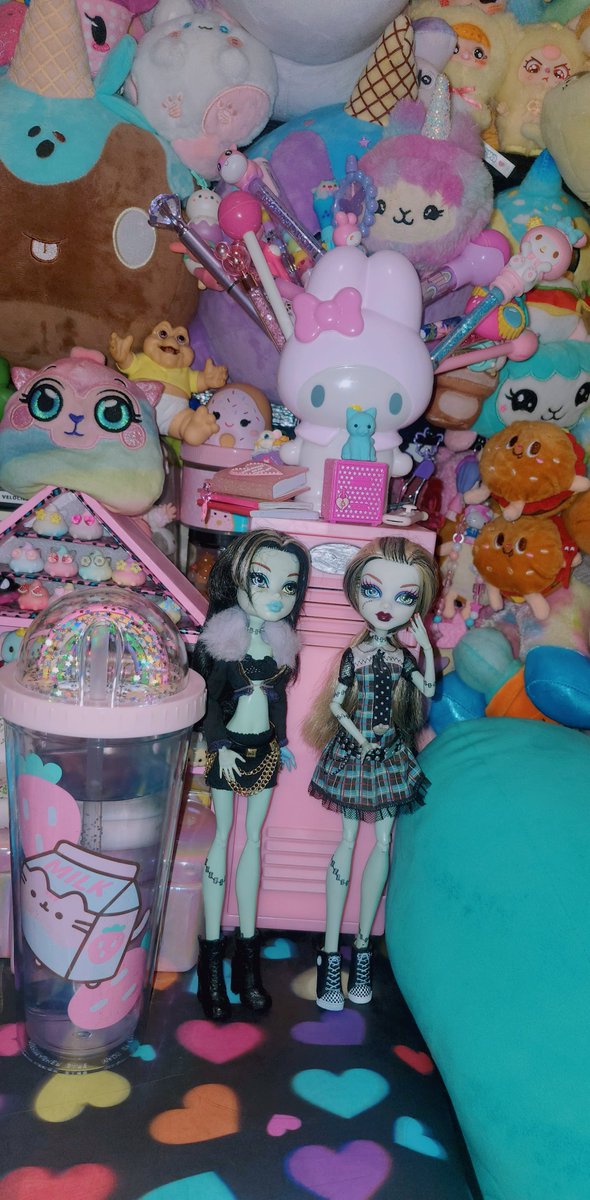 Miichel701's tweet photo. #frankiestein #frankie #MonsterHigh #doll #toys #toy #collectibles #collector #dolldress #redress #dolls #Customising #MonsterHighdolls #dollcollector #toycollector #restyle #pink #monsterhighs #dollredressing #redressing #making https://t.co/OETJ6oKFdg