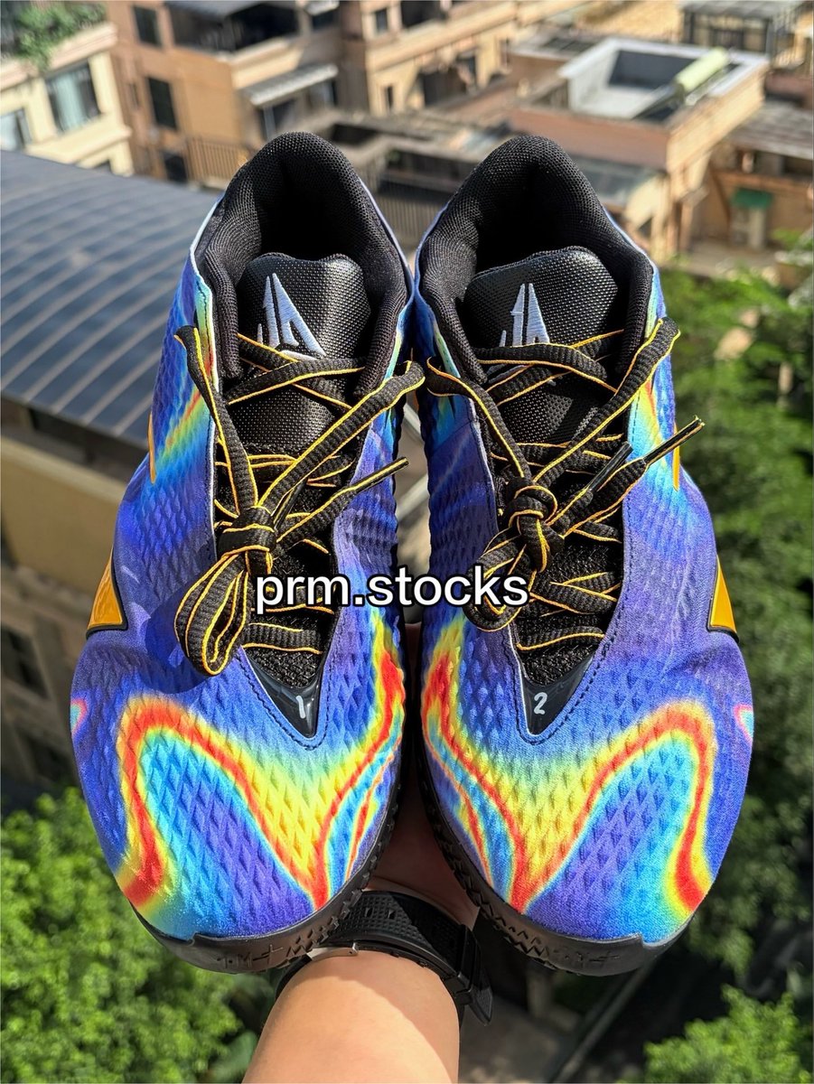 SoleRetriever's tweet photo. FIRST LOOK: Nike Ja 4 “Radar” 📡 @JaMorant 

🗓️ Holiday 2026
📝 JA9745-400
💵 $145
📷 prm.stocks.01 (IG) https://t.co/sm7QJbTuag