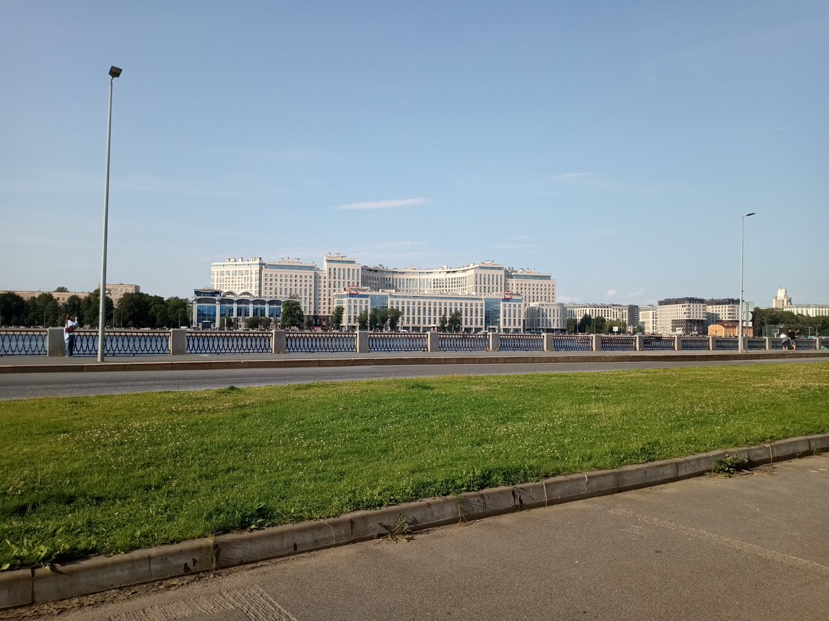 zhankolp's tweet photo. Don't know how this big building is called. https://t.co/Bq5SEVLsQC