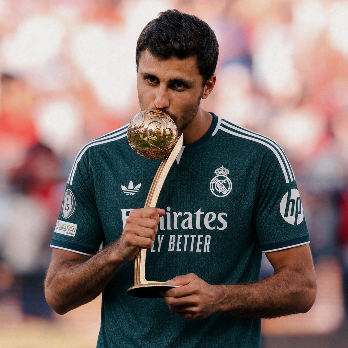 Auretto_'s tweet photo. @FabrizioRomano Solamente el está interesado en el Real Madrid cosa que el lo dijo desde un principio que su sueño es jugar para el Madrid el otro equipo por su parte se metio en una carrera que no va a ganar metiendo sus narices en dónde no lo llaman 

Rodri es Madridista no Cule https://t.co/x5YUkyy7f8