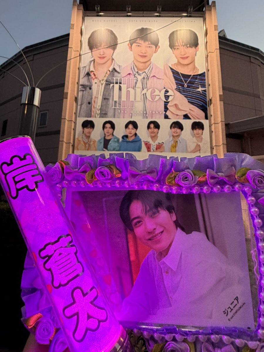 icche_star's tweet photo. 今日誕生日やから、コンサートで最前引けますように🙏と祈願したらほんまに最前列でびっくり最高の誕生日に🤣🎂
CANDYの曲中謎に見つめあったりガンガンファンサもらえました💜
小網神社すごい…！⛩️✨ https://t.co/8Yc6FRnE7S