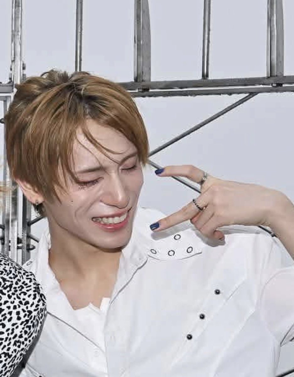 _kuanjui's tweet photo. how can u not say babie :/ one bite and he's fuckin gone 🥀 https://t.co/eaupA07O5w