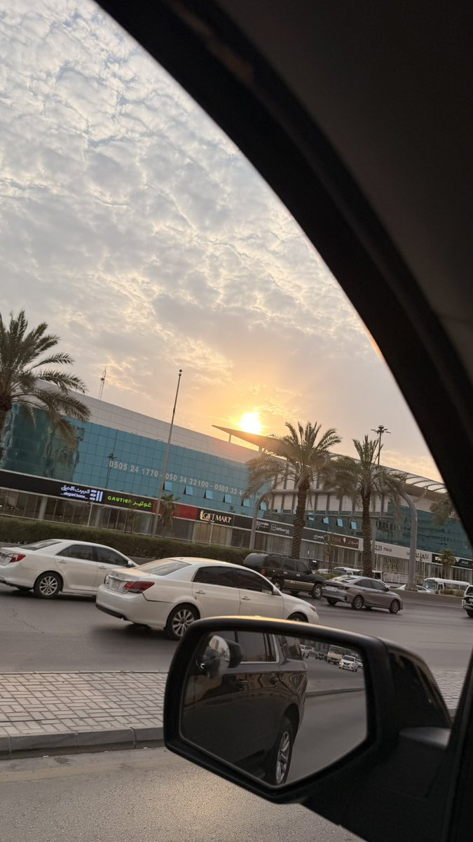 mrnx70's tweet photo. الرياض☁️🤍 https://t.co/M63SUwdbXK