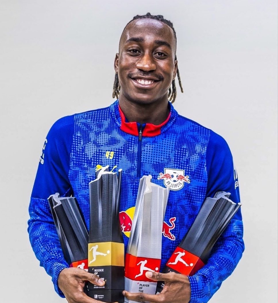 theMadridZone's tweet photo. 🚨 Yan Diomande: “The player I model my game after? VINI JR.

For mentality, my role model is KYLIAN MBAPPÉ. 

My favorite player of all time is CRISTIANO RONALDO.” https://t.co/oXbyfIhMY0
