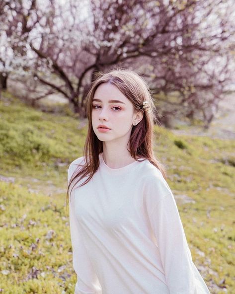 MigcNacho's tweet photo. Soft spring light, blooming trees, and a quiet moment captured
dhD https://t.co/800gRnJToy
