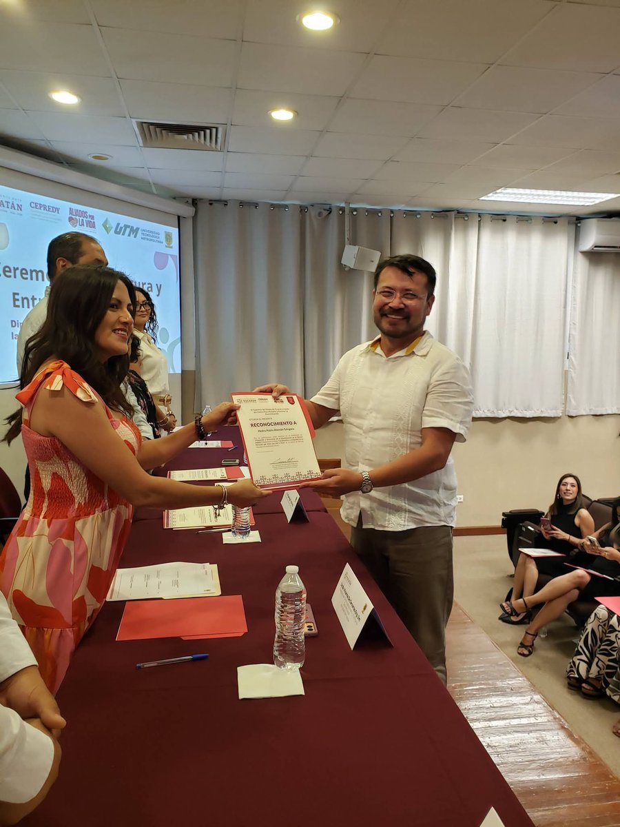 RepavihMID's tweet photo. REPAVIH EN DIPLOMADO DEL CENTRO PARA PREVENIR LA DISCRIMINACIÓN 
Concluyó edición Diplomado "Prevención y eliminación de la discriminación en el servicio público" impartido por el Centro para Prevenir y Eliminar la Discriminación en Yucatán
REPAVIH siempre estará para colabora https://t.co/rMcjoBQ0N6