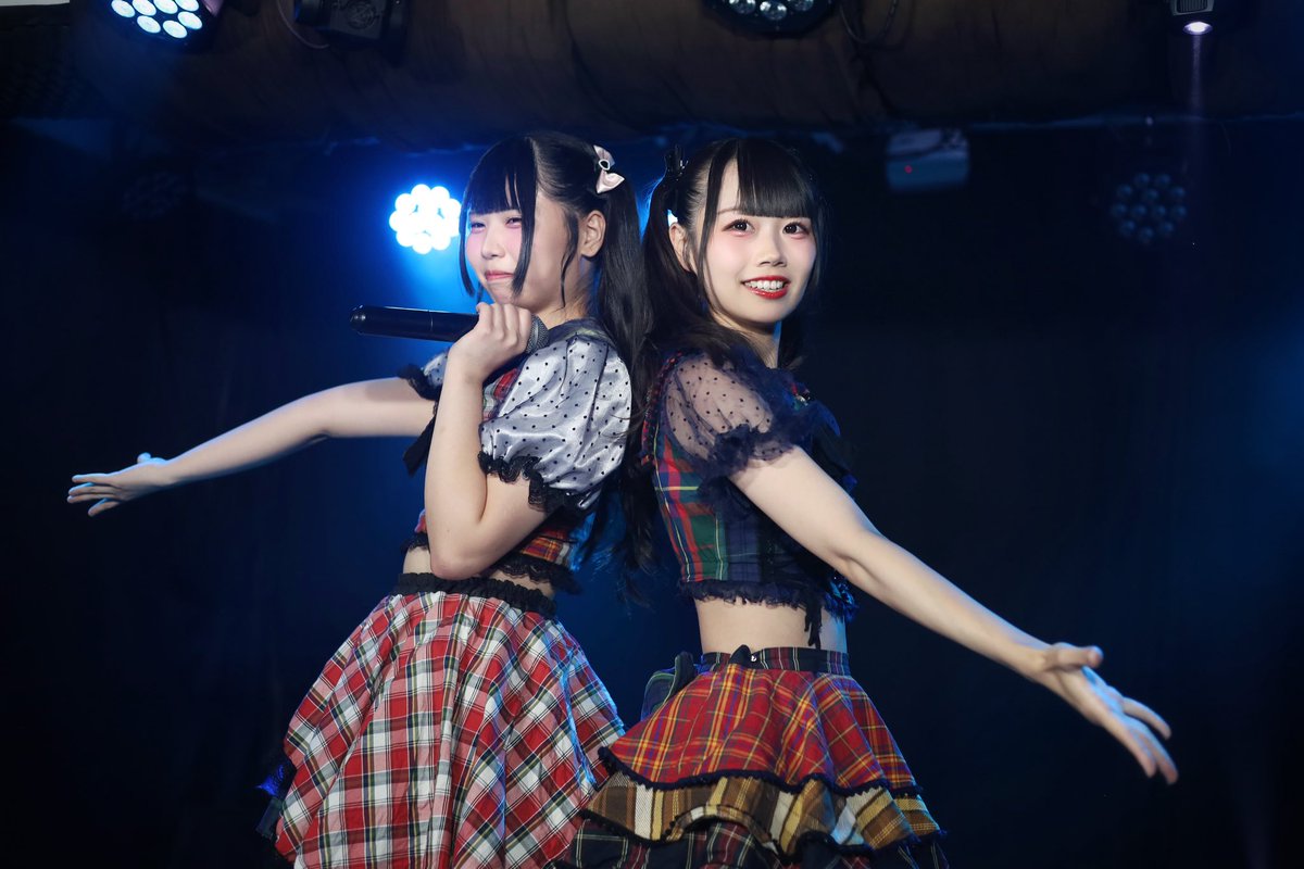 eH6cLMFKK50fjJm's tweet photo. 2026/8/5
アイドルヨンヒャク祭
シアターZONE
#甘野ななみ
#夏宮みずほ
#prettty
#拗れろってななが言うから
ちょっと素に近そうな(?)ななちゃんのこういう表情。ぼくには向けられないもの。
上手く言えないけど、そこには違う世界があって、寂しい気持ちになってしまう。 https://t.co/ZIDPoJyXgi