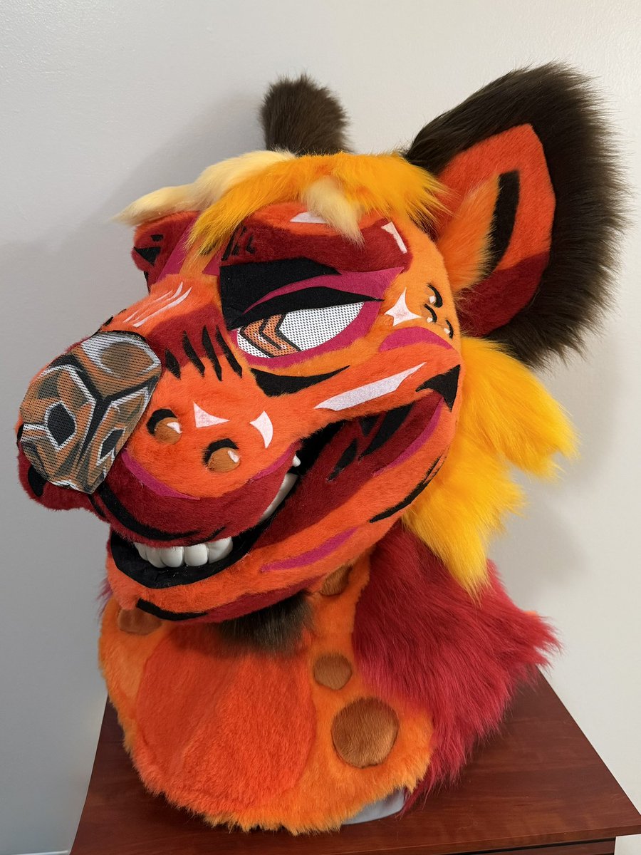 SkinnsH's tweet photo. New personal suit reveal! Skinns the hyena returns after 6 years in this glorious stylized 3.0! I’m so proud of how this turned out, I think I can start making more suits like this! https://t.co/bhgUcJqHyY