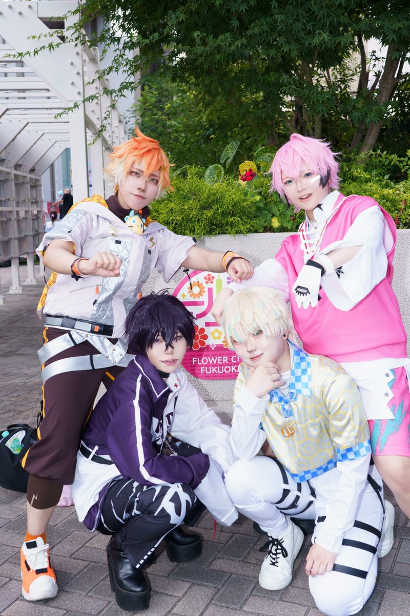 lctnls's tweet photo. ⚠【Cosplay/コスプレ】
🌈🕒/🍱🦖/⛈️🦒/🤝/🐝🤣

                  とある日常！？

#アコスタみずほPayPayドーム福岡 https://t.co/DrWGI3kuAa