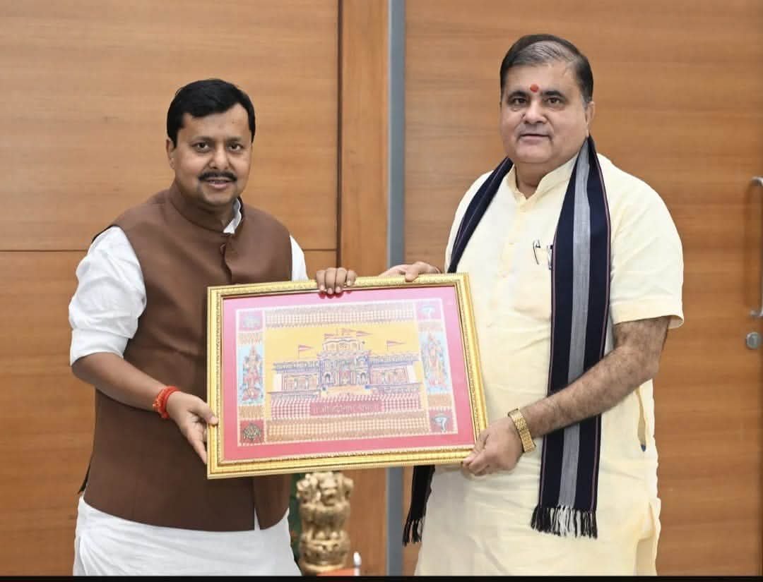mahendrabhatbjp's tweet photo. आज दिल्ली केंद्रीय कार्यालय में पार्टी के राष्ट्रीय अध्यक्ष आदरणीय श्री @NitinNabin जी से शिष्टाचार भेंट कर समसामयिक विषयों पर चर्चा की। https://t.co/OVvUel8SgA