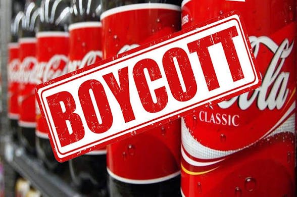 4Got2TellU's tweet photo. @realMWO @alphafox @CocaCola 🖕

#BoycottCoke https://t.co/pEcSYRRt6C
