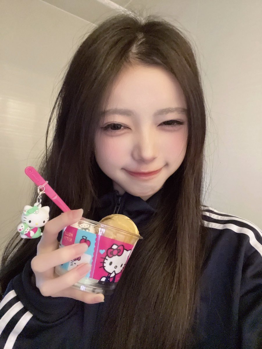 lovesmero's tweet photo. 코하쿠 이런 표정 진짜 좋아 https://t.co/vKKaDPAbTc