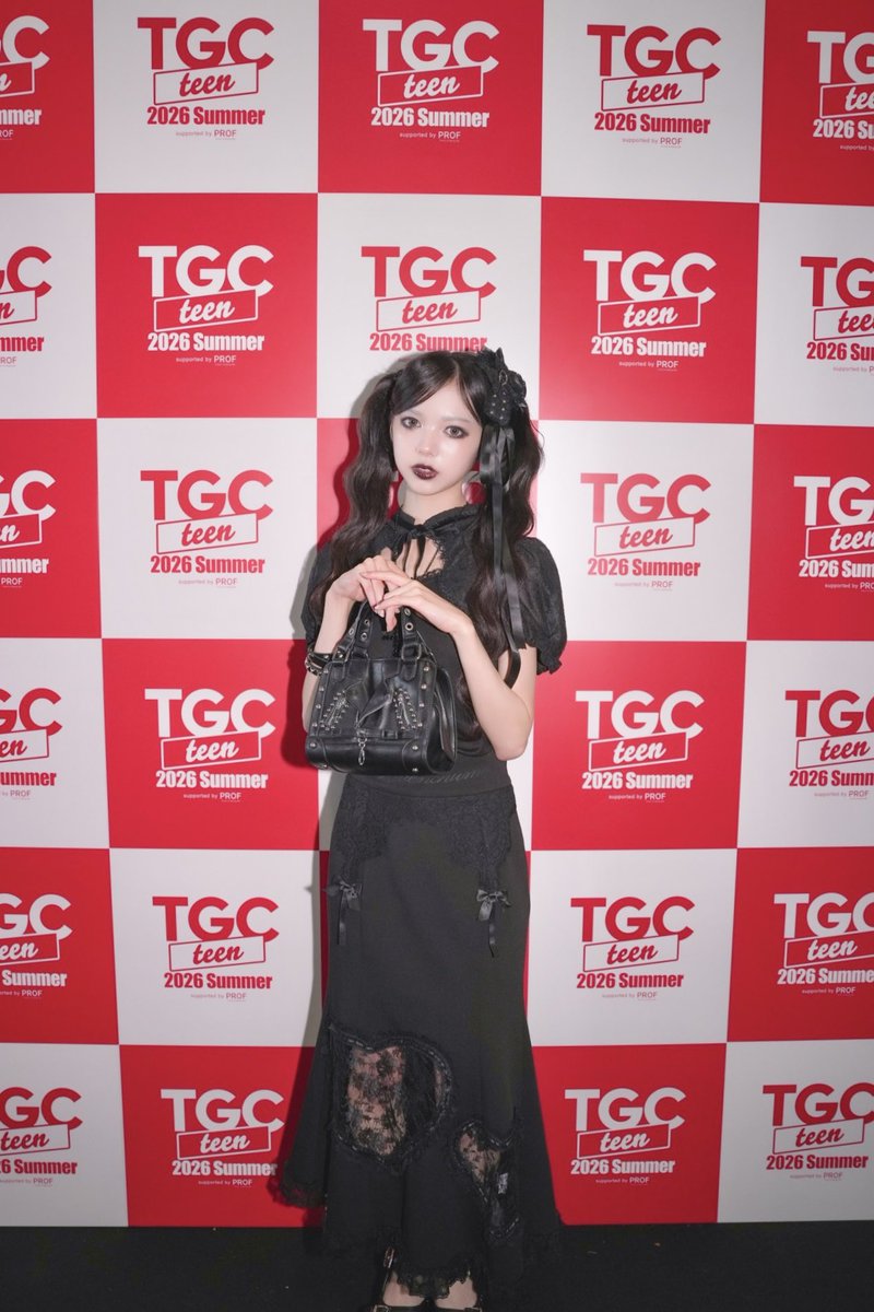 lovesmero's tweet photo. 내 아기 뱀파이어님 때문에 마음에 햄들다 https://t.co/duKcKytcir