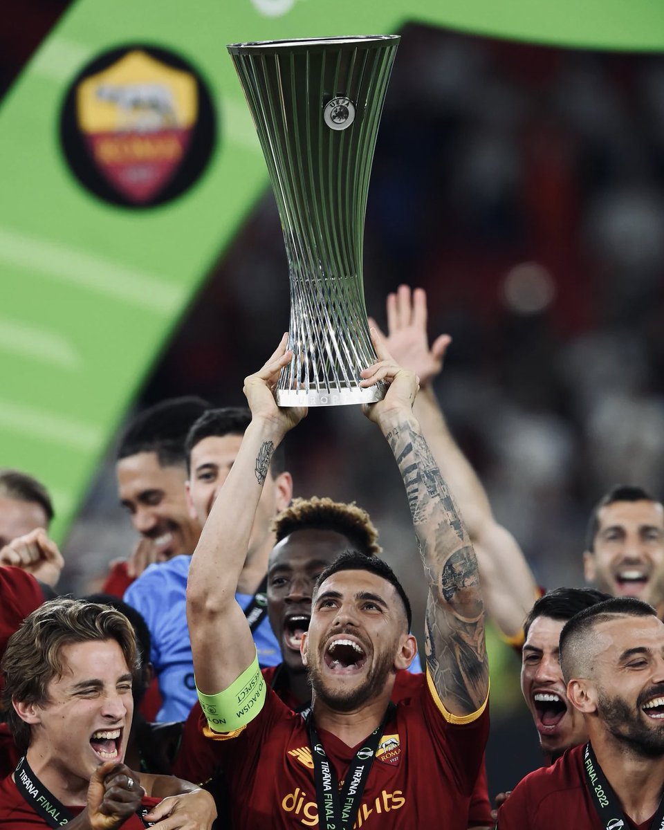 asrsupporter's tweet photo. Figli di Roma. Capitani. Bandiere.

Legami indissolubili. 🐺©️ https://t.co/CoqC5OGQTS