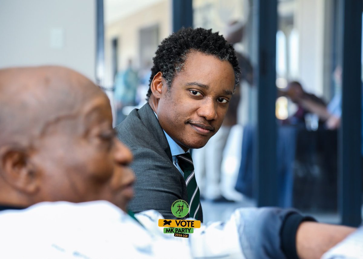 MkhontoweSizwex's tweet photo. The National Officials, the Presidency Collective, and members of the Provincial Leadership met with comrades from the Moses Mabhida Region as part of ongoing engagements to strengthen the organisation, deepen unity, and advance preparations for the upcoming elections. https://t.co/XzFNcwZZwJ
