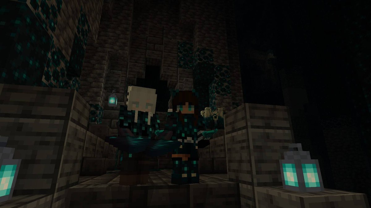 TheSculkQueen's tweet photo. Screenshots taken by me and @MsDrkness of our world, where we base in the Deep Dark 💙✨️ And one with a couple Warden friends :D https://t.co/9MGpA5JuBH