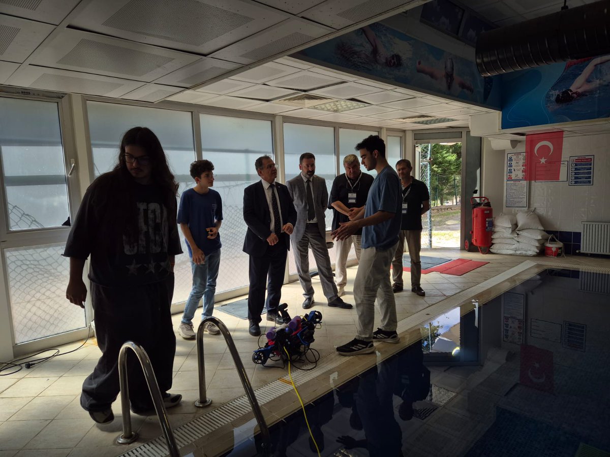 MebOrgm's tweet photo. ARGEM Lisesi Asterias ROV Takımından İlk Yılında Büyük Başarı.İstanbul Üsküdar Araştırma Geliştirme Eğitim ve Uygulama Merkezi (ARGEM) Lisesi bünyesinde 2025-2026 eğitim öğretim yılında kurulan Asterias ROV Takımı,ilk yılında gerçekleştirdiği başarılı çalışmalarla dikkat çekiyor. https://t.co/6RPzTsLYrY